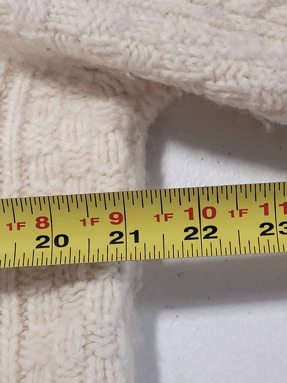 Women's Cream Cable-Texture Crewneck Sweater - Picture 3 of 7
